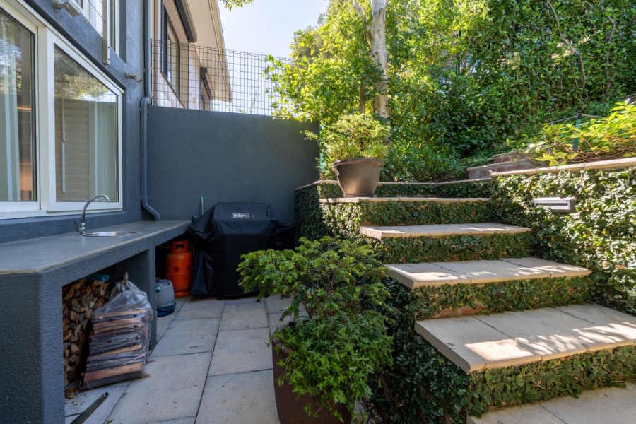 3 Bedroom Property for Sale in Vredehoek Western Cape